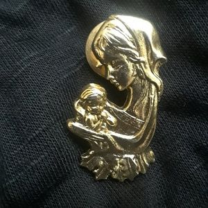 Heirloom Brooch